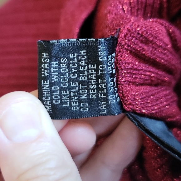 Red Glitter Turtleneck - Picture 10 of 10